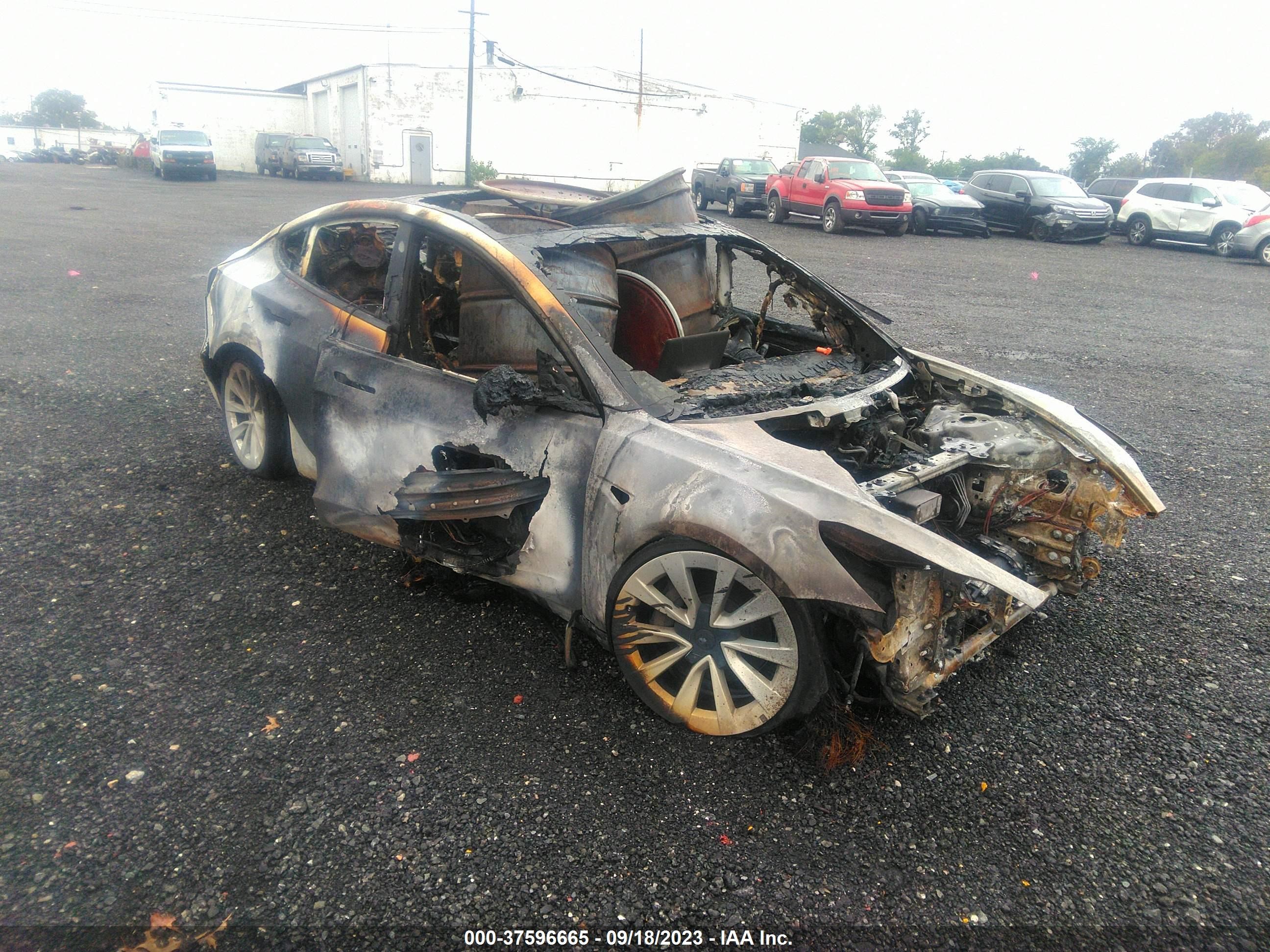 Photo 0 VIN: 5YJ3E1EB6NF128931 - TESLA MODEL 3 