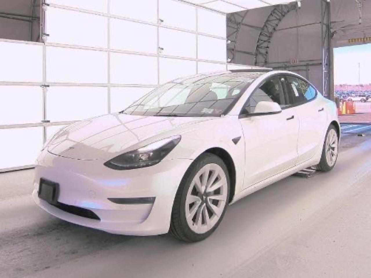 Photo 1 VIN: 5YJ3E1EB6NF186070 - TESLA MODEL 3 