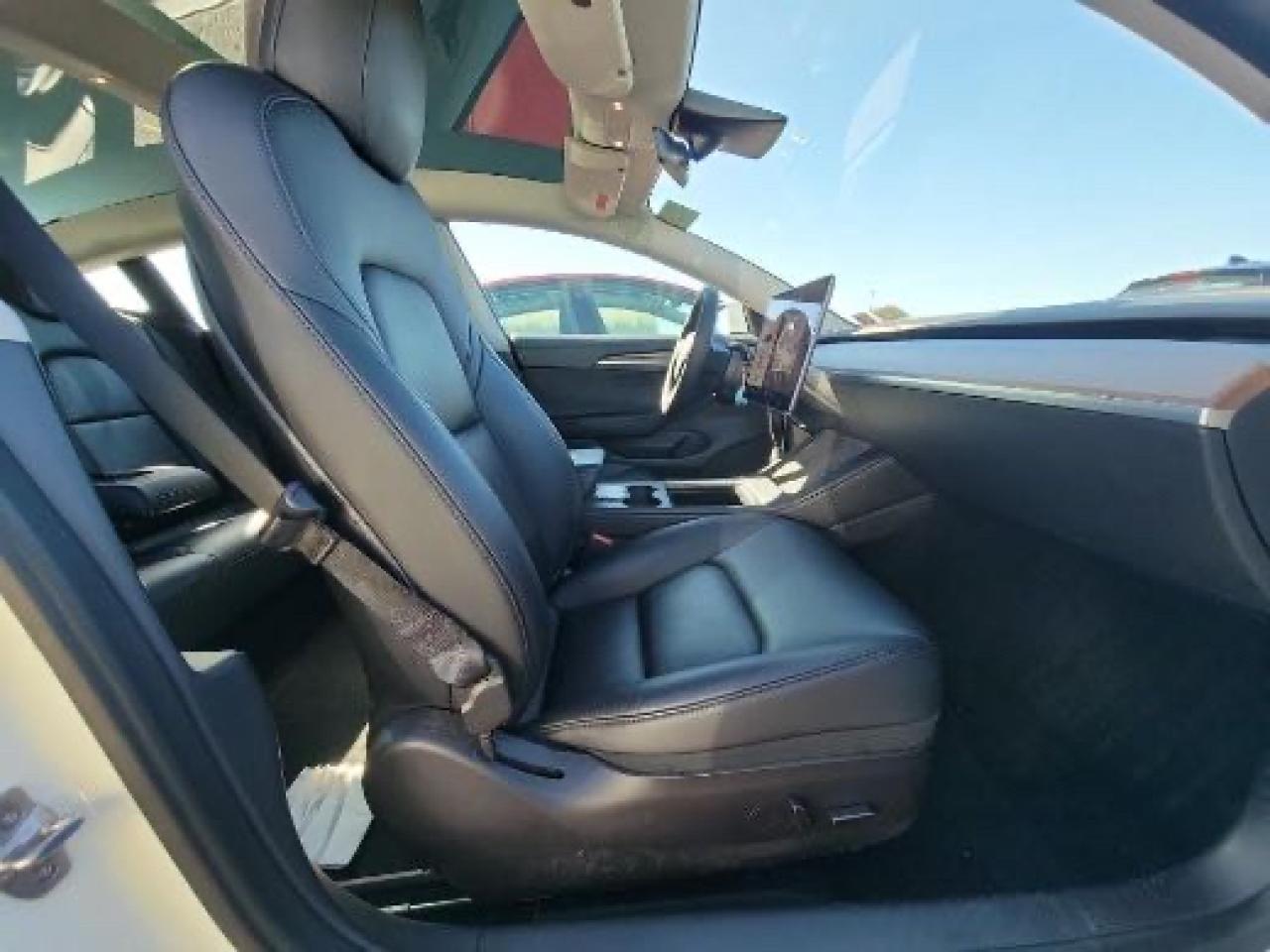 Photo 4 VIN: 5YJ3E1EB6NF186070 - TESLA MODEL 3 