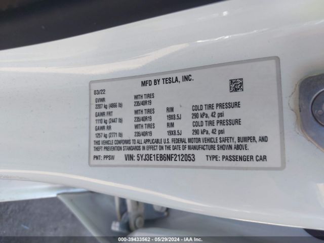 Photo 8 VIN: 5YJ3E1EB6NF212053 - TESLA MODEL 3 