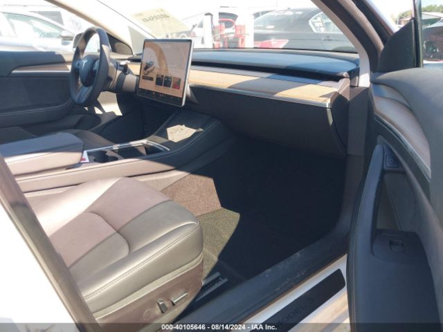 Photo 4 VIN: 5YJ3E1EB6PF388586 - TESLA MODEL 3 