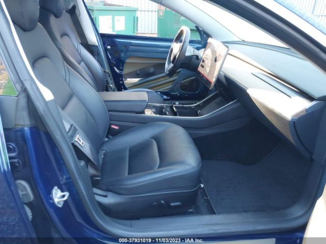 Photo 4 VIN: 5YJ3E1EB7JF064490 - TESLA MODEL 3 