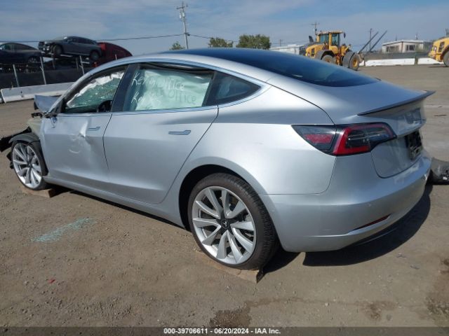 Photo 2 VIN: 5YJ3E1EB7JF069351 - TESLA MODEL 3 