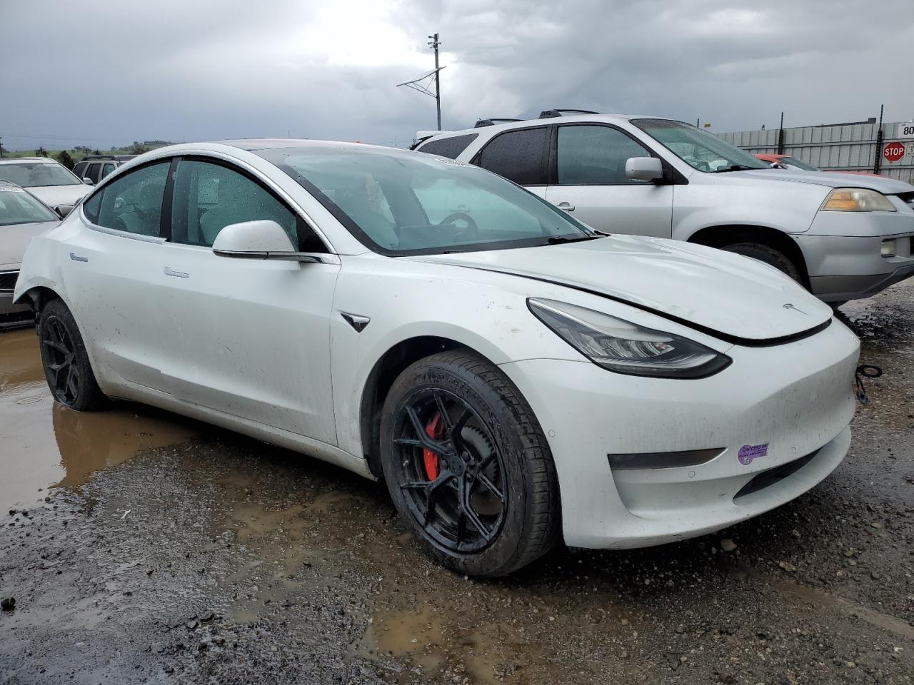 Photo 3 VIN: 5YJ3E1EB7JF081628 - TESLA MODEL 3 