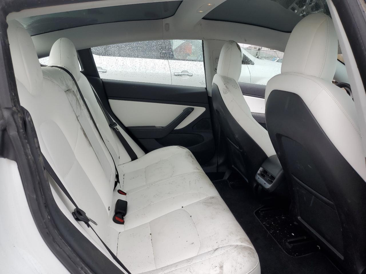 Photo 9 VIN: 5YJ3E1EB7JF081628 - TESLA MODEL 3 