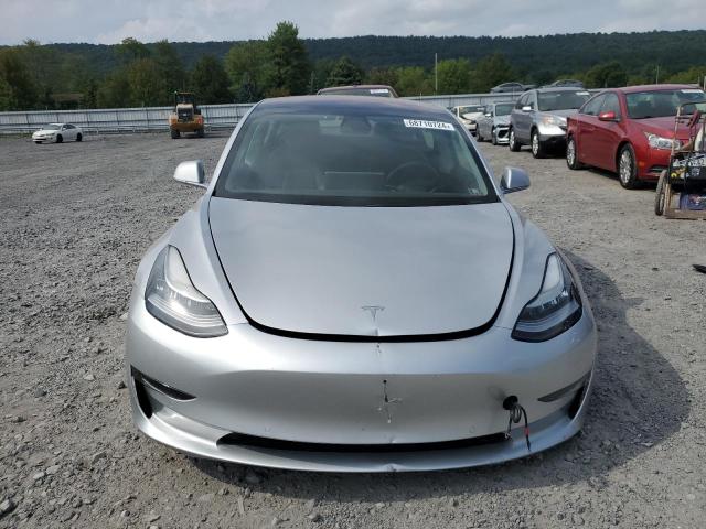 Photo 4 VIN: 5YJ3E1EB7JF116927 - TESLA MODEL 3 