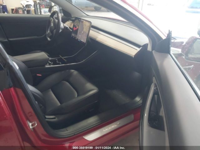 Photo 4 VIN: 5YJ3E1EB7JF120105 - TESLA MODEL 3 