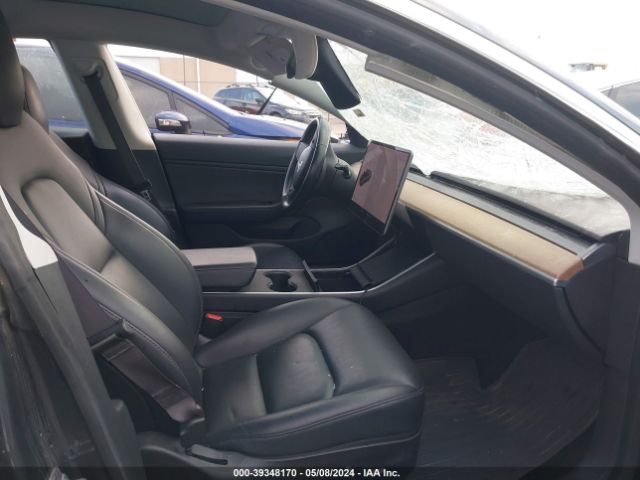 Photo 4 VIN: 5YJ3E1EB7JF121173 - TESLA MODEL 3 