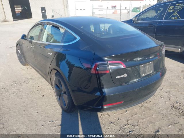 Photo 2 VIN: 5YJ3E1EB7JF128057 - TESLA MODEL 3 