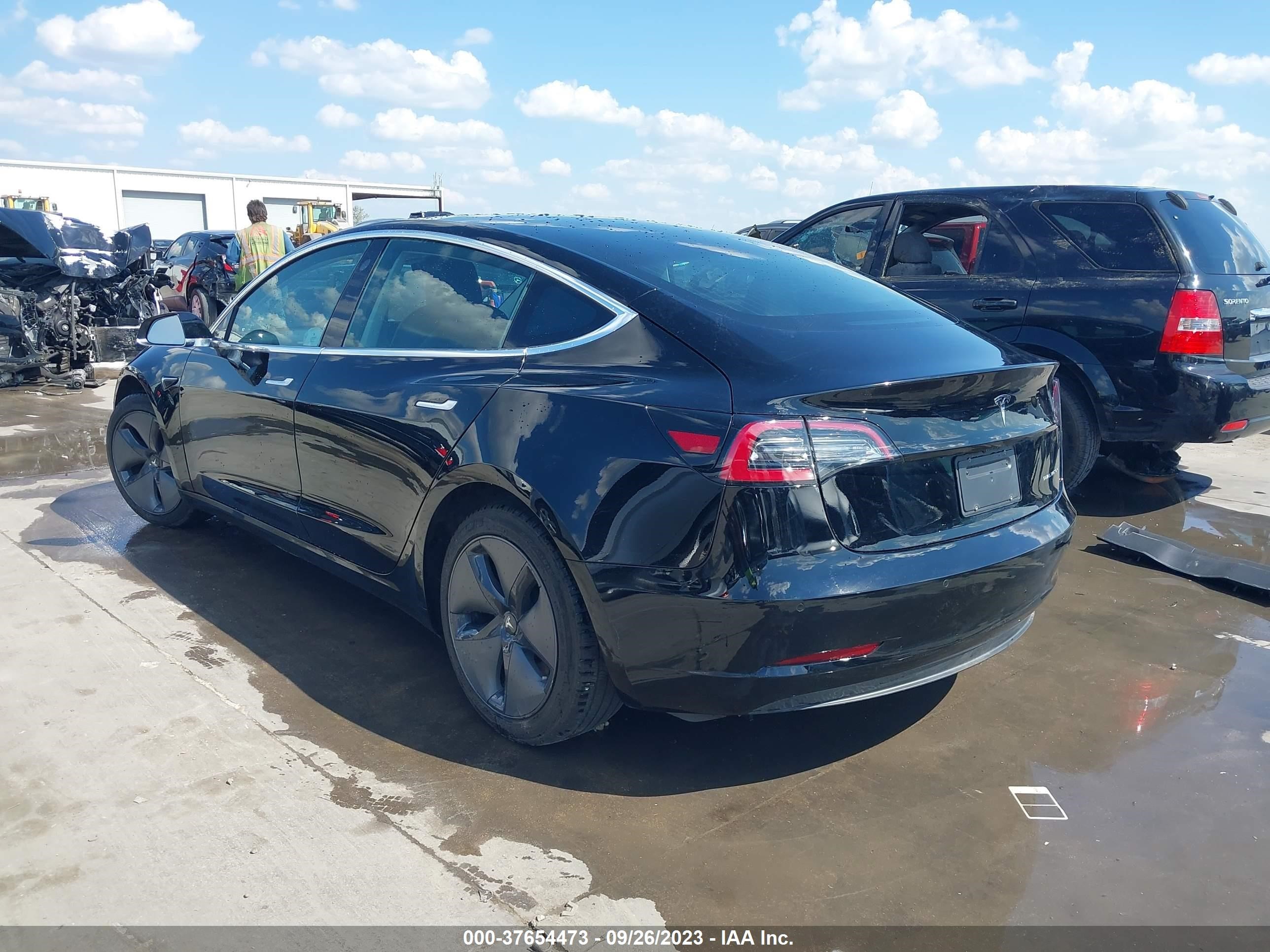 Photo 2 VIN: 5YJ3E1EB7KF432460 - TESLA MODEL 3 