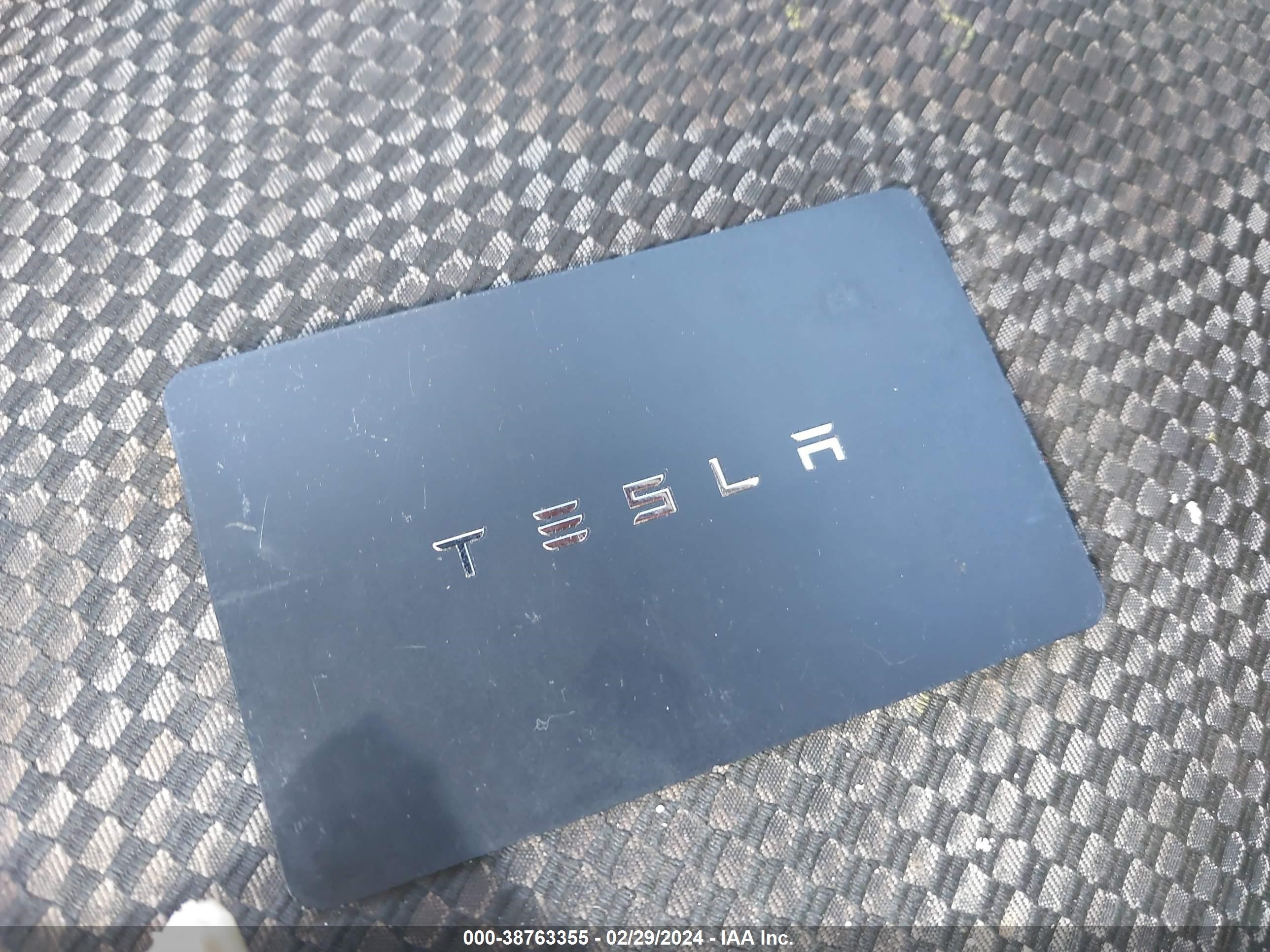 Photo 8 VIN: 5YJ3E1EB7LF637469 - TESLA MODEL 3 