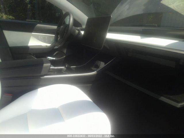 Photo 4 VIN: 5YJ3E1EB7LF668432 - TESLA MODEL 3 