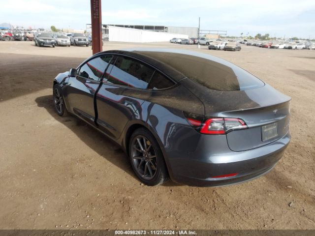 Photo 2 VIN: 5YJ3E1EB7MF051968 - TESLA MODEL 3 