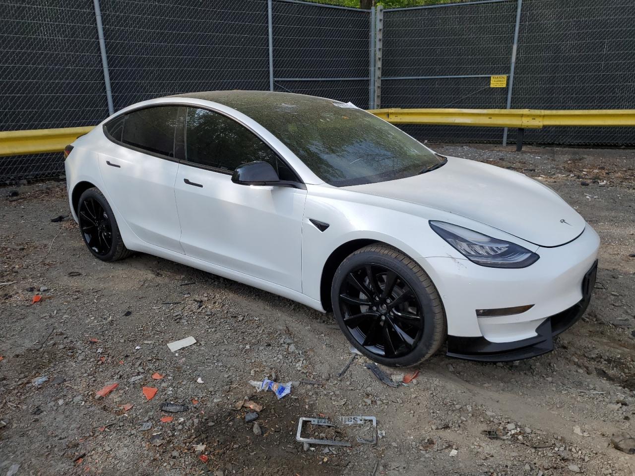 Photo 3 VIN: 5YJ3E1EB7MF858393 - TESLA MODEL 3 