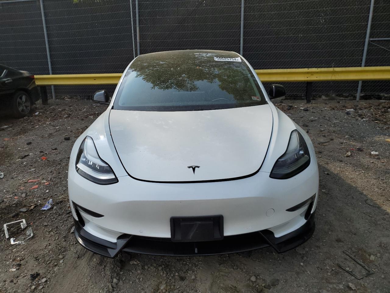 Photo 4 VIN: 5YJ3E1EB7MF858393 - TESLA MODEL 3 