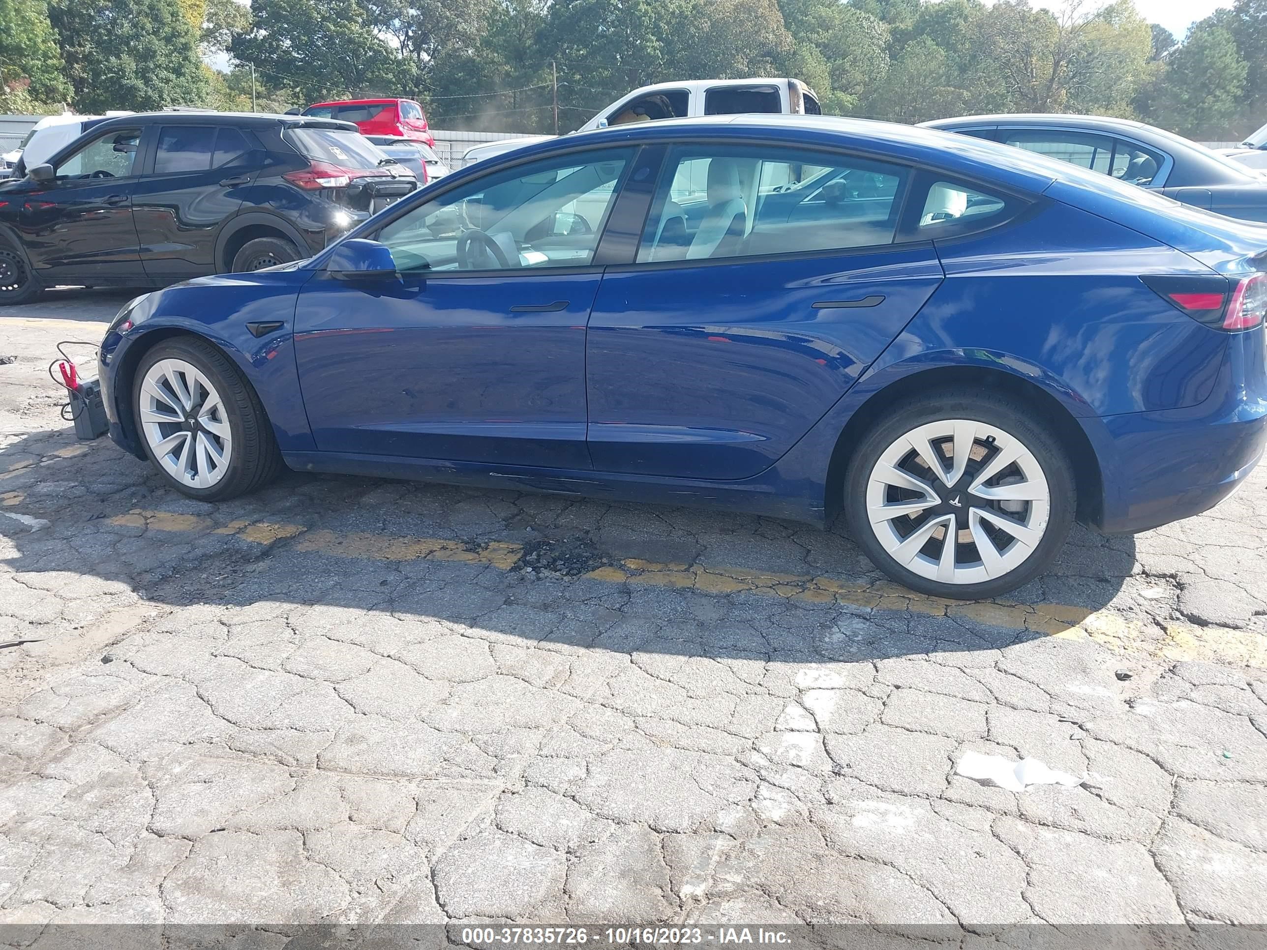 Photo 13 VIN: 5YJ3E1EB7NF111037 - TESLA MODEL 3 