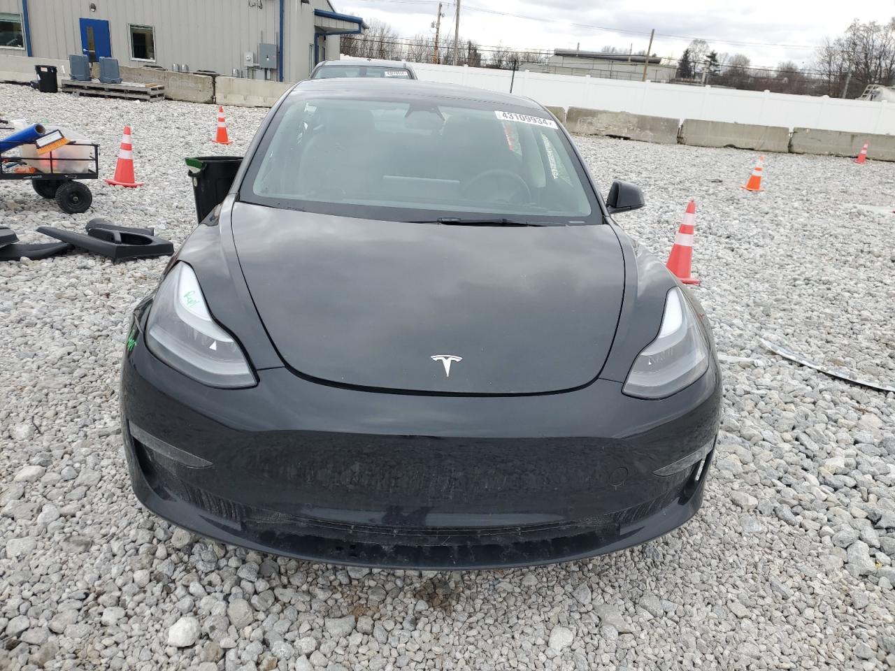 Photo 4 VIN: 5YJ3E1EB7NF287666 - TESLA MODEL 3 