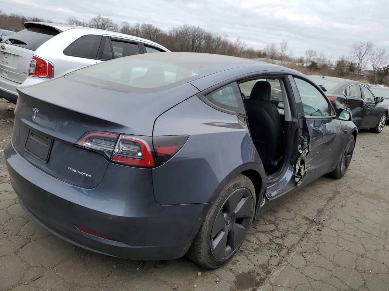 Photo 2 VIN: 5YJ3E1EB7NF327454 - TESLA MODEL 3 