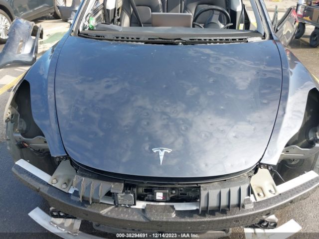 Photo 5 VIN: 5YJ3E1EB8JF068659 - TESLA MODEL 3 