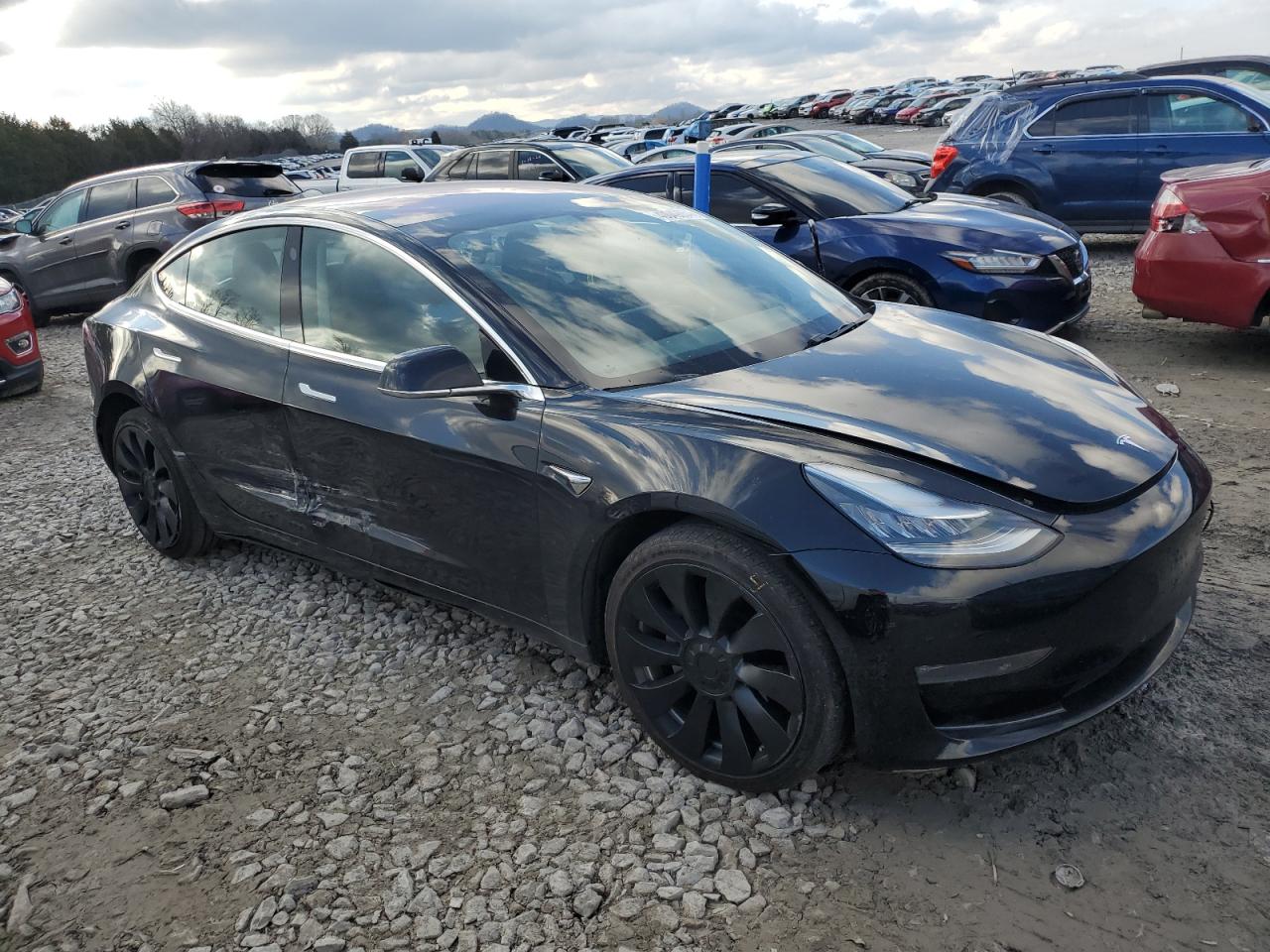 Photo 3 VIN: 5YJ3E1EB8JF086742 - TESLA MODEL 3 