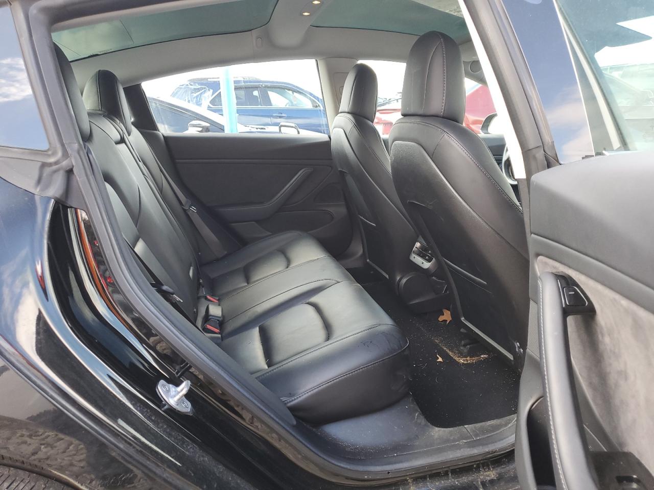 Photo 9 VIN: 5YJ3E1EB8JF086742 - TESLA MODEL 3 