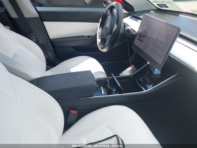 Photo 4 VIN: 5YJ3E1EB8JF099698 - TESLA MODEL 3 