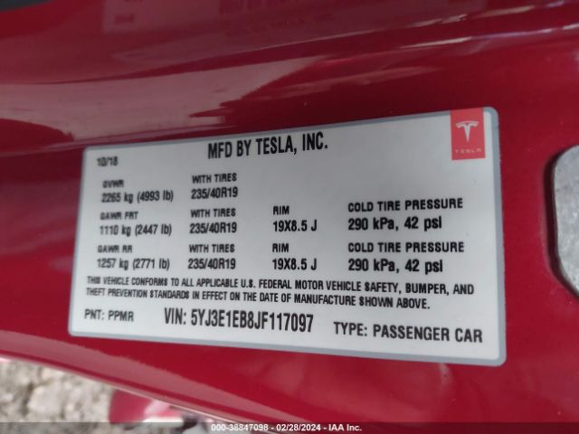 Photo 8 VIN: 5YJ3E1EB8JF117097 - TESLA MODEL 3 