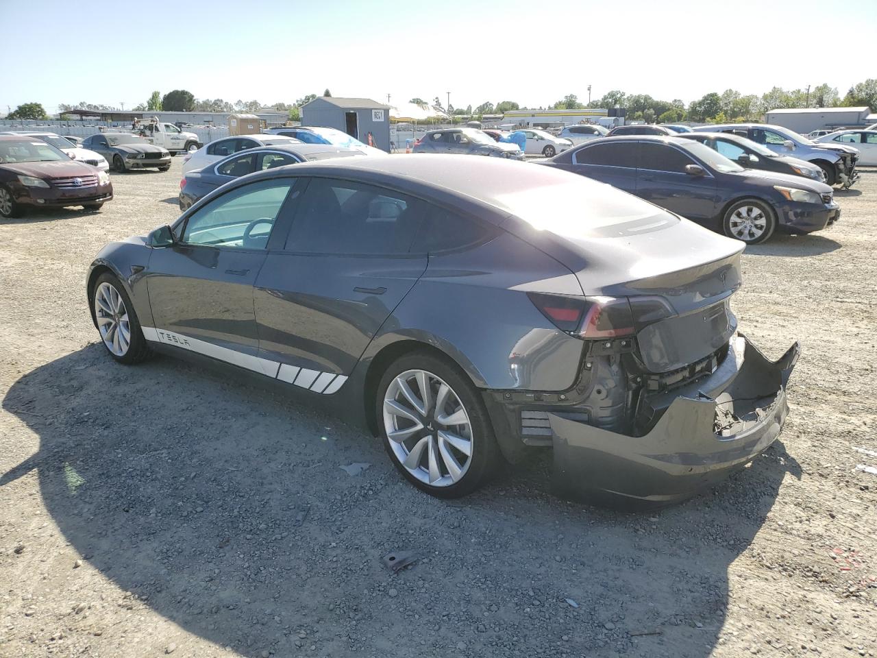 Photo 1 VIN: 5YJ3E1EB8JF132490 - TESLA MODEL 3 