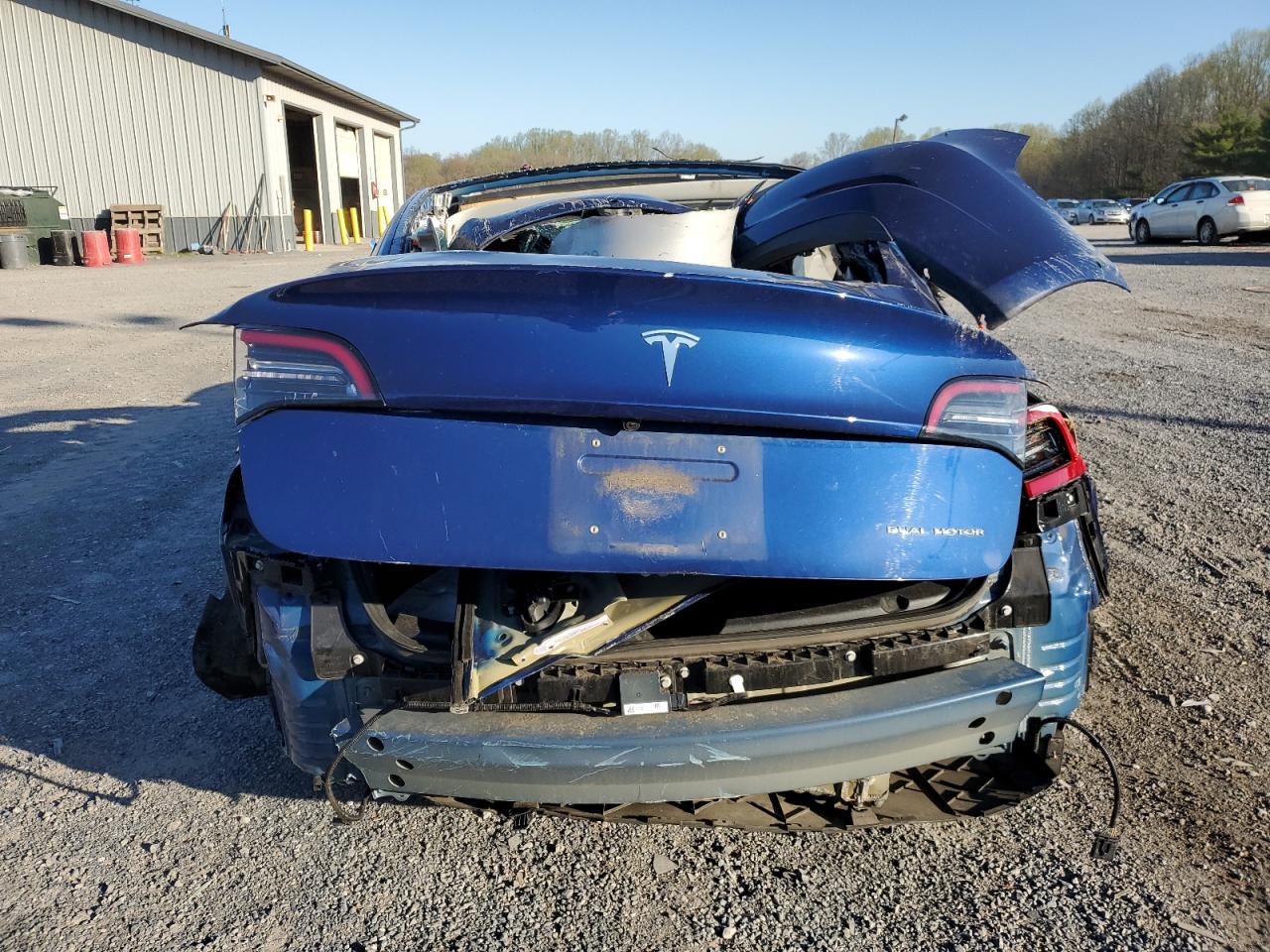 Photo 6 VIN: 5YJ3E1EB8JF133915 - TESLA MODEL 3 