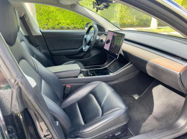 Photo 4 VIN: 5YJ3E1EB8JF145157 - TESLA MODEL 3 