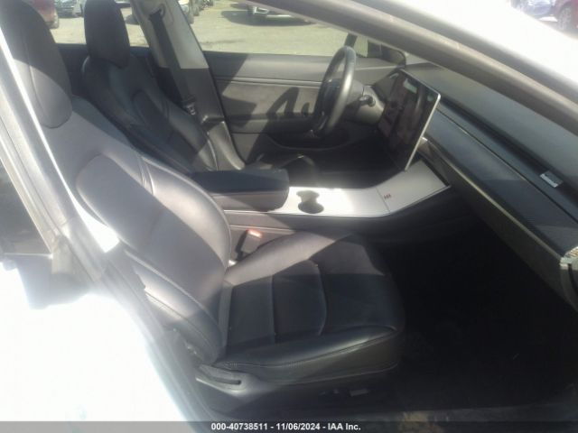 Photo 4 VIN: 5YJ3E1EB8JF185822 - TESLA MODEL 3 