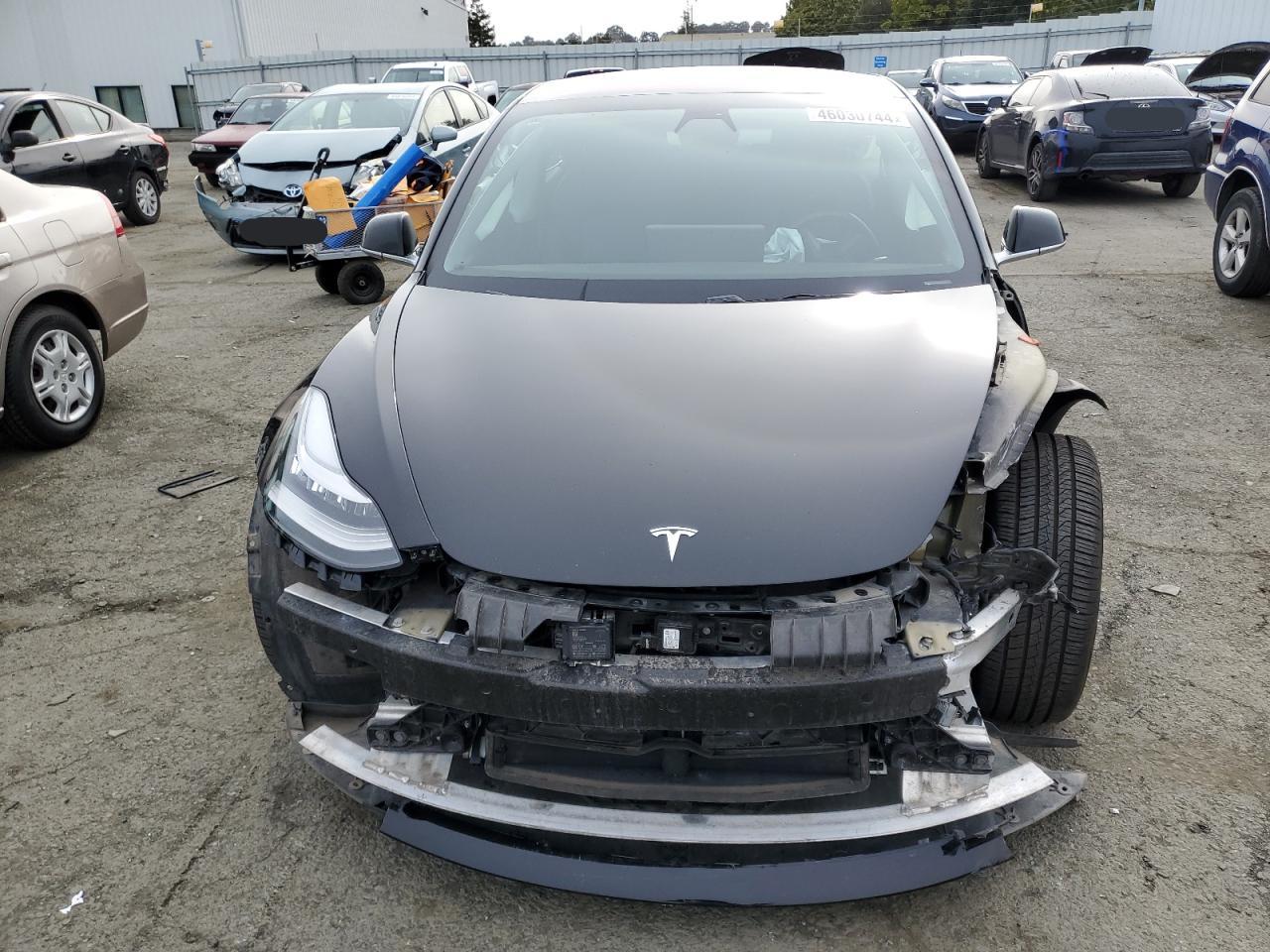 Photo 4 VIN: 5YJ3E1EB8KF199043 - TESLA MODEL 3 