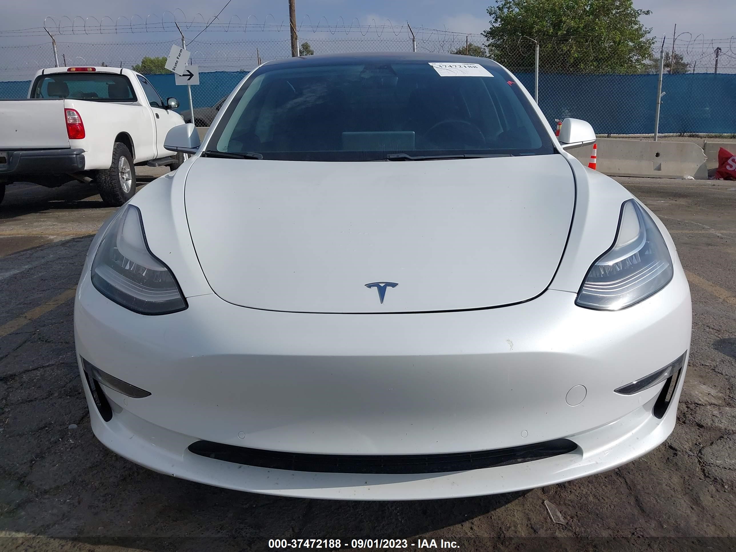 Photo 11 VIN: 5YJ3E1EB8KF199625 - TESLA MODEL 3 