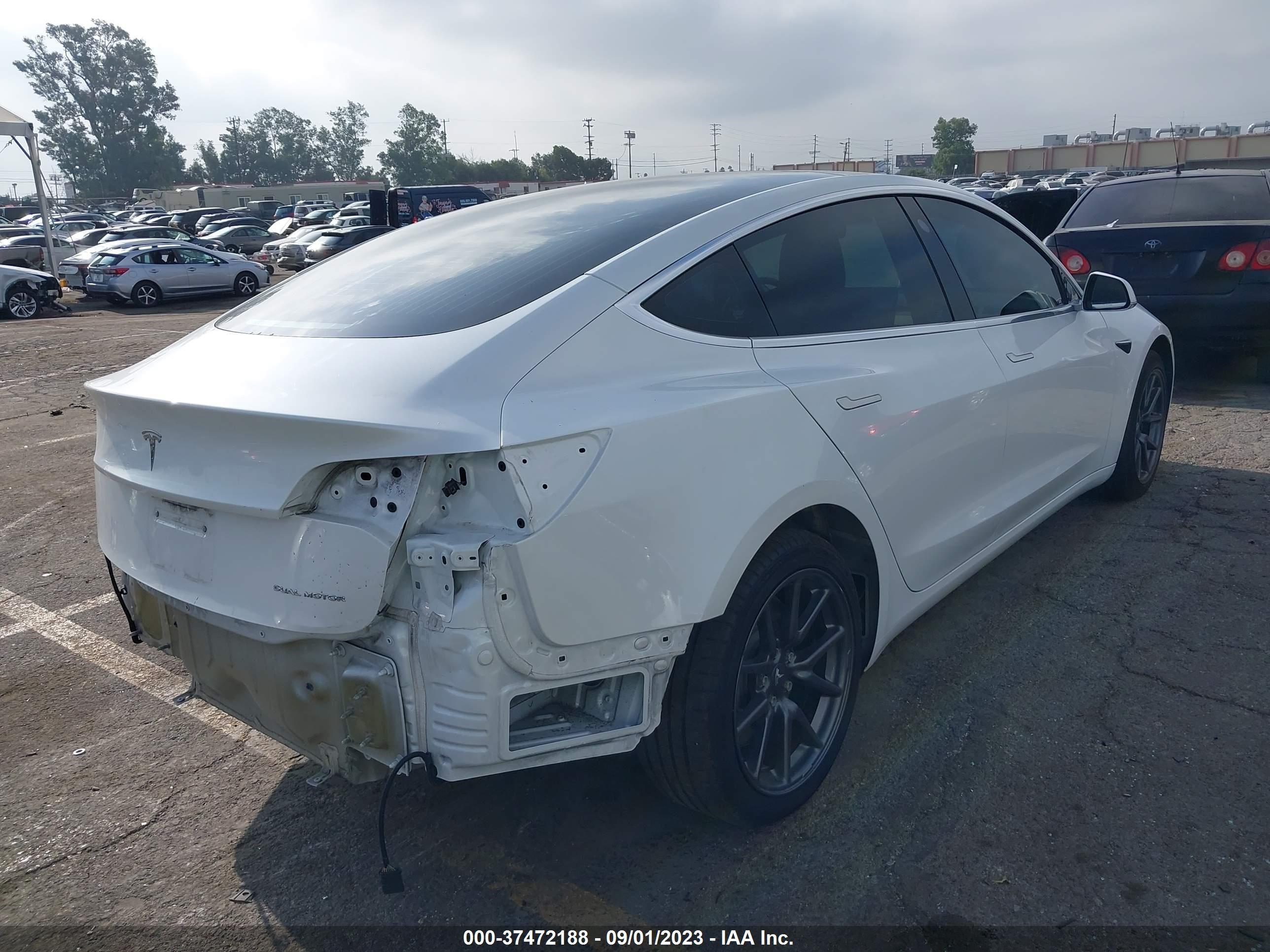 Photo 3 VIN: 5YJ3E1EB8KF199625 - TESLA MODEL 3 