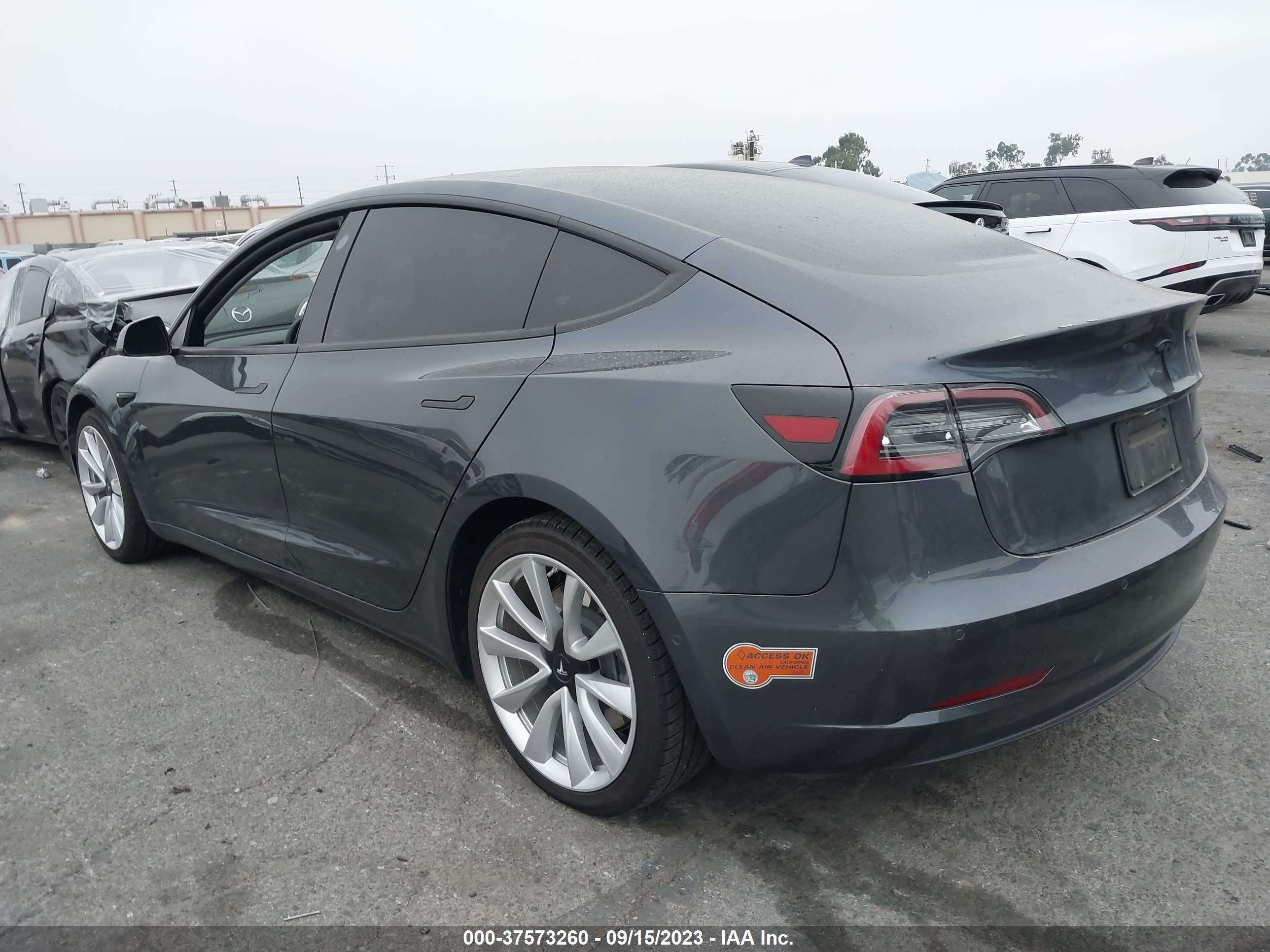 Photo 2 VIN: 5YJ3E1EB8KF529926 - TESLA MODEL 3 