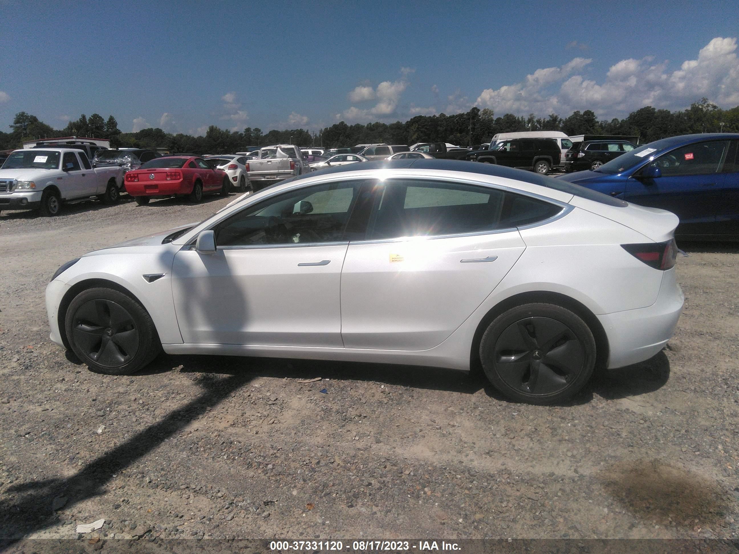 Photo 13 VIN: 5YJ3E1EB8LF637142 - TESLA MODEL 3 