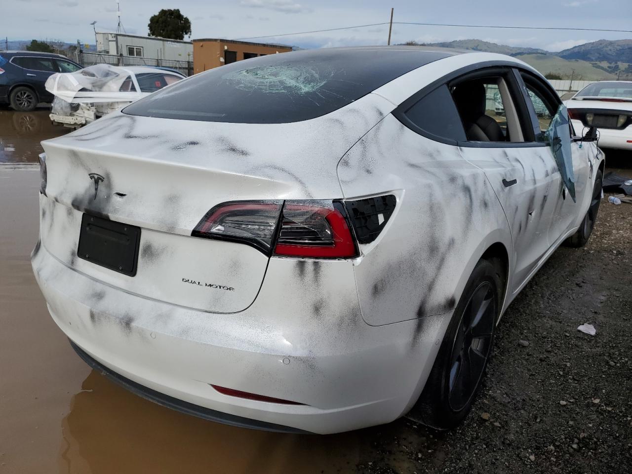 Photo 2 VIN: 5YJ3E1EB8NF242994 - TESLA MODEL 3 