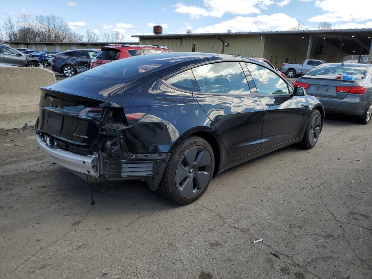 Photo 2 VIN: 5YJ3E1EB8NF249699 - TESLA MODEL 3 