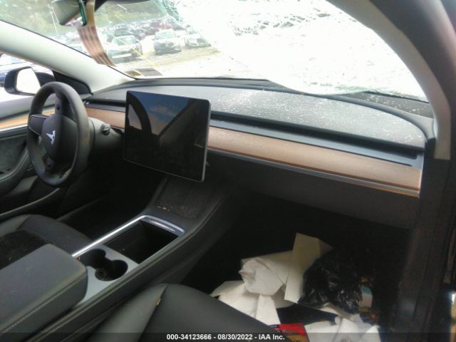 Photo 4 VIN: 5YJ3E1EB8NF311425 - TESLA MODEL 3 