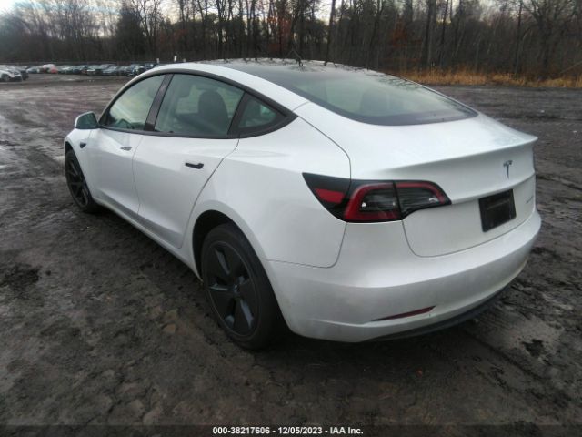 Photo 2 VIN: 5YJ3E1EB8PF605362 - TESLA MODEL 3 