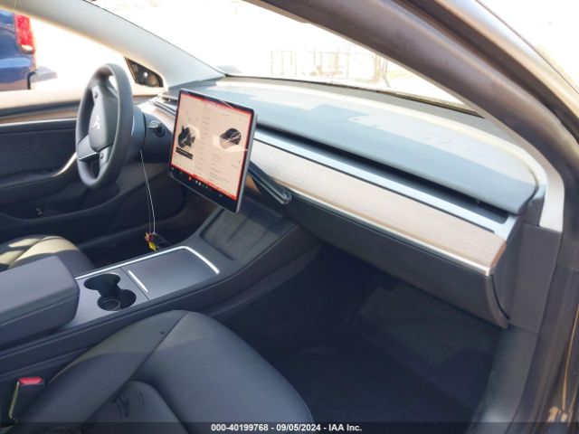 Photo 4 VIN: 5YJ3E1EB8PF710743 - TESLA MODEL 3 