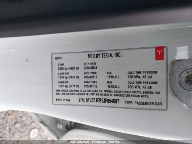 Photo 8 VIN: 5YJ3E1EB9JF054687 - TESLA MODEL 3 