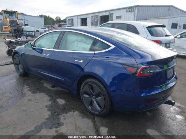 Photo 2 VIN: 5YJ3E1EB9JF086121 - TESLA MODEL 3 