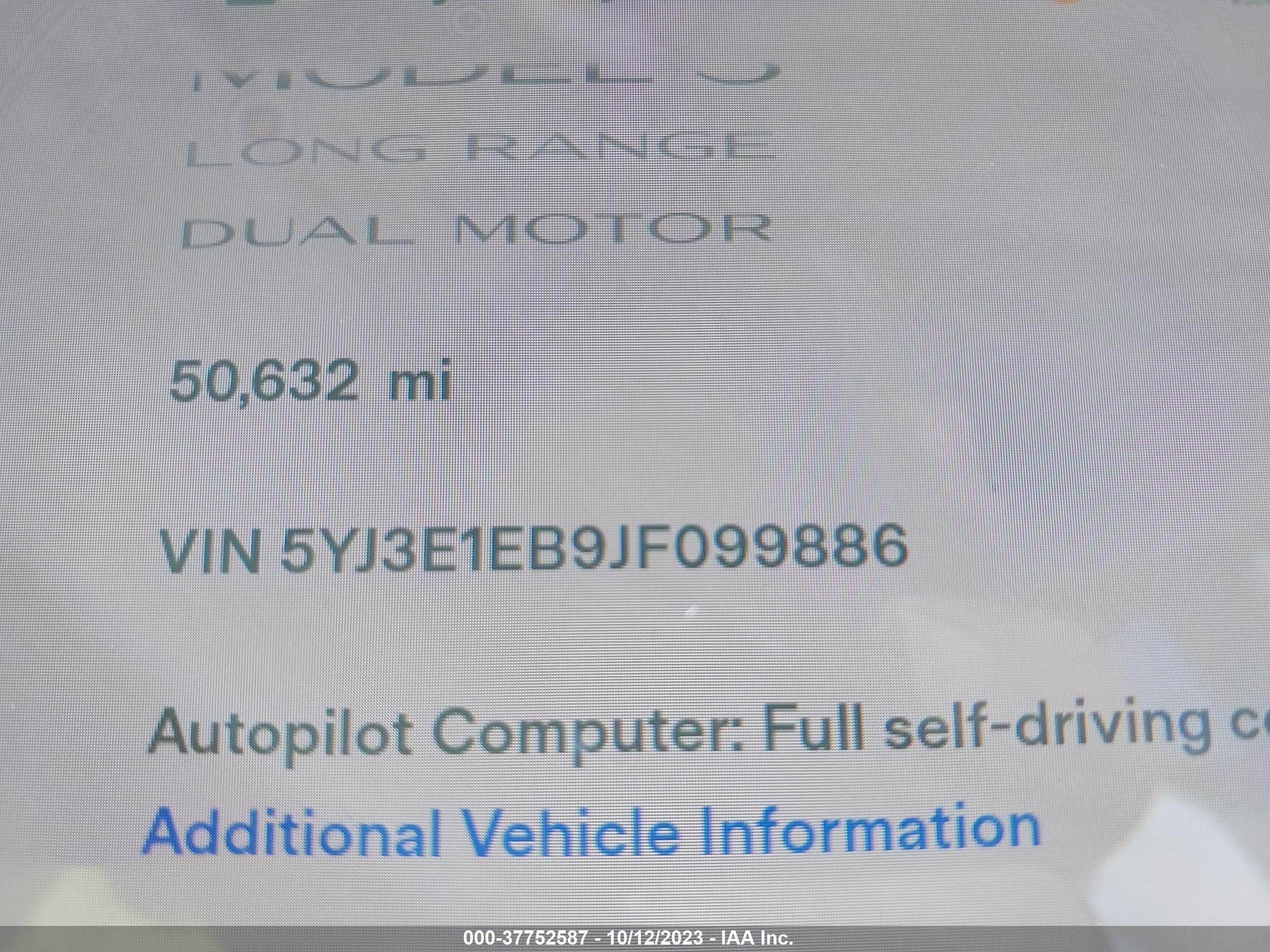 Photo 12 VIN: 5YJ3E1EB9JF099886 - TESLA MODEL 3 