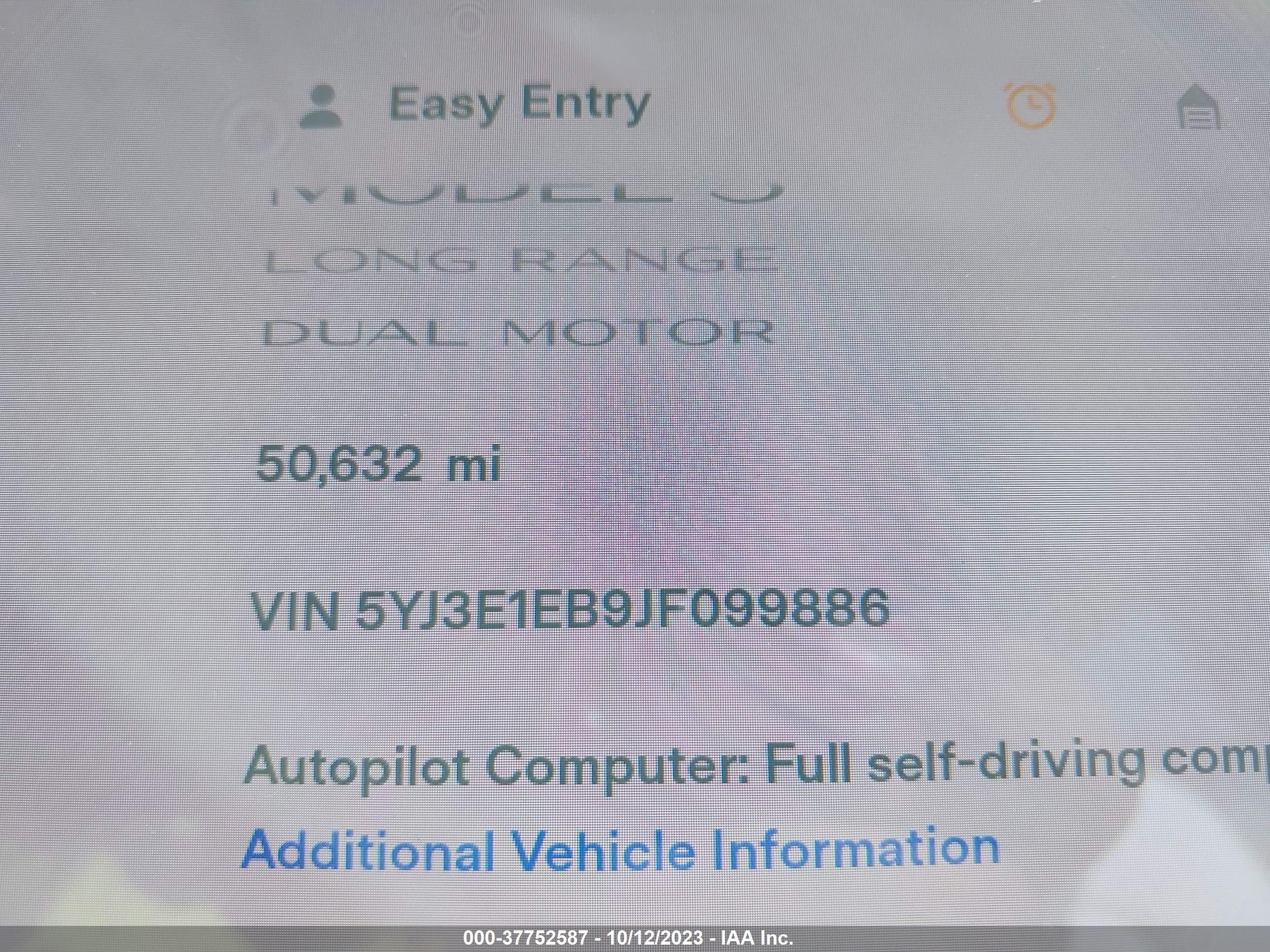 Photo 6 VIN: 5YJ3E1EB9JF099886 - TESLA MODEL 3 