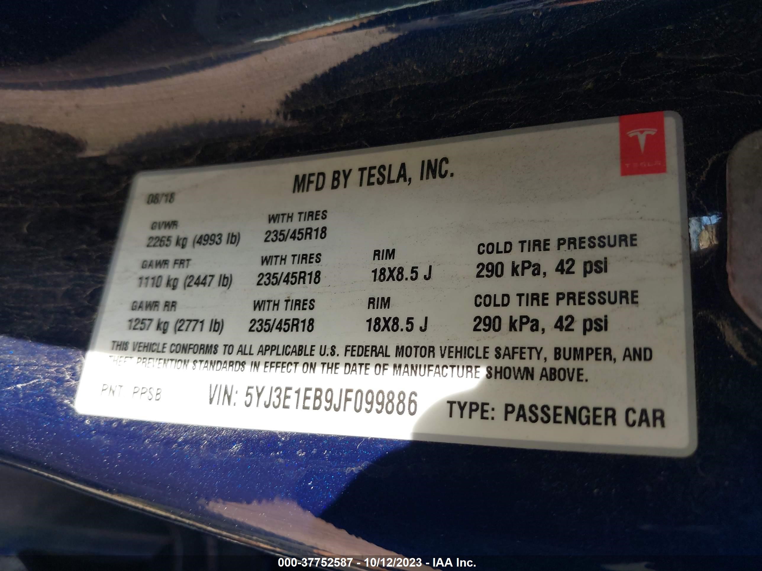 Photo 8 VIN: 5YJ3E1EB9JF099886 - TESLA MODEL 3 