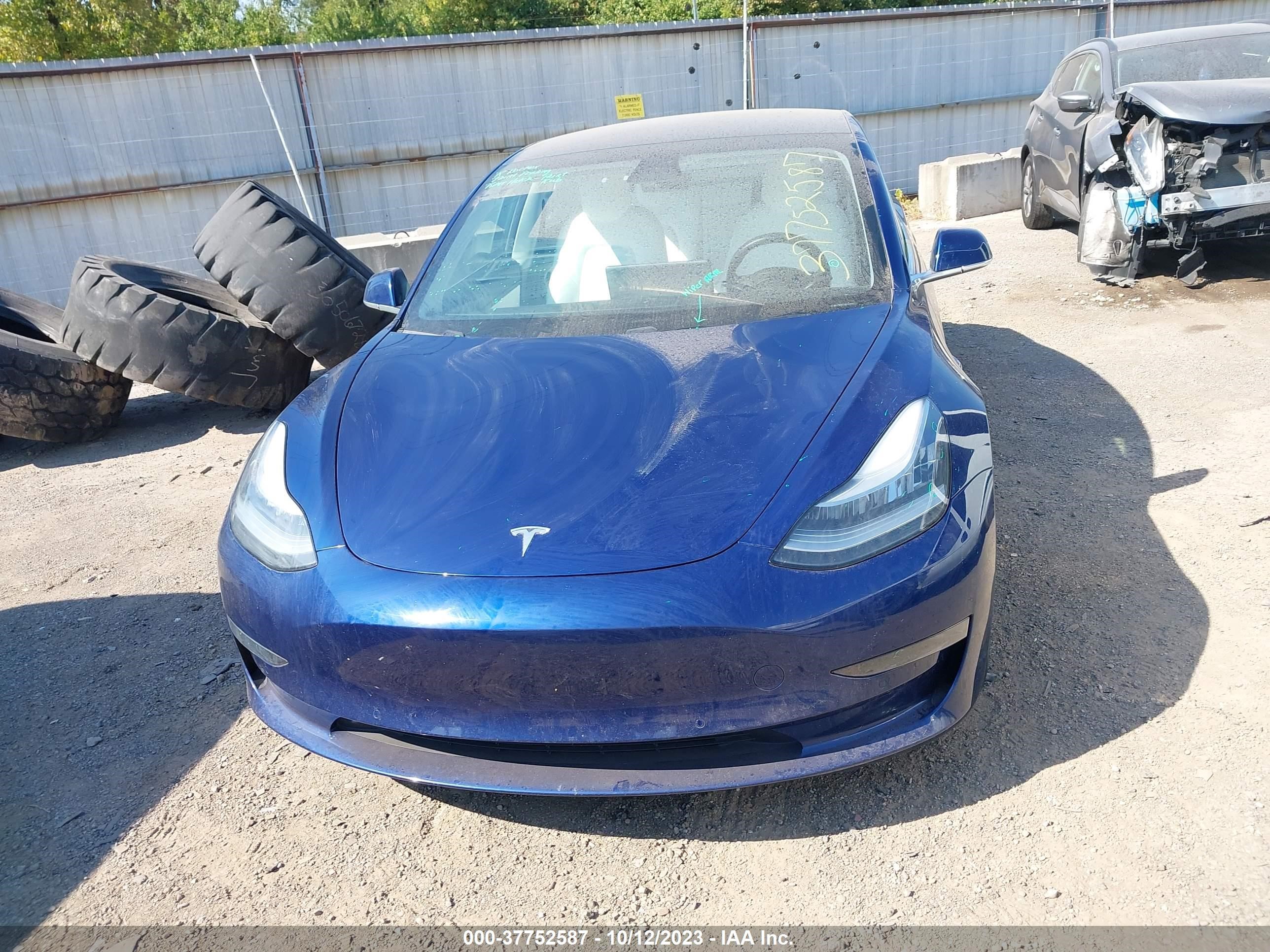 Photo 9 VIN: 5YJ3E1EB9JF099886 - TESLA MODEL 3 