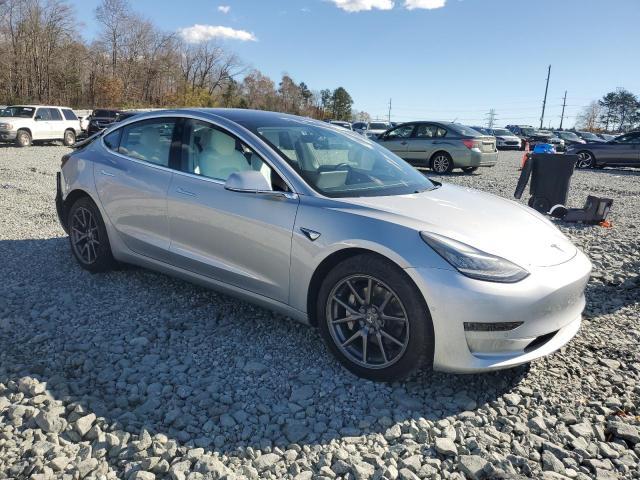 Photo 3 VIN: 5YJ3E1EB9JF100227 - TESLA MODEL 3 