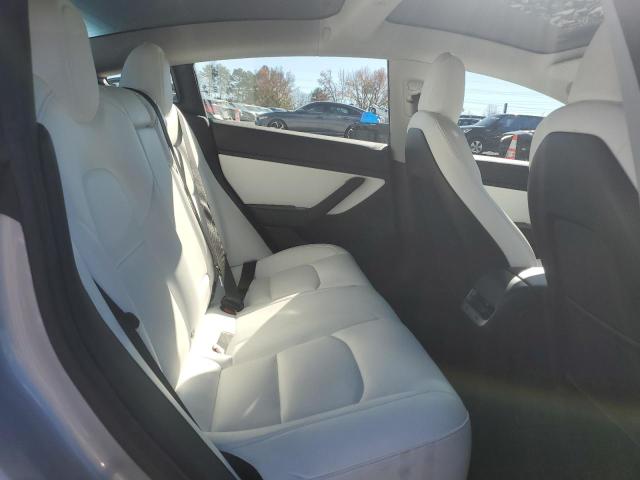 Photo 9 VIN: 5YJ3E1EB9JF100227 - TESLA MODEL 3 