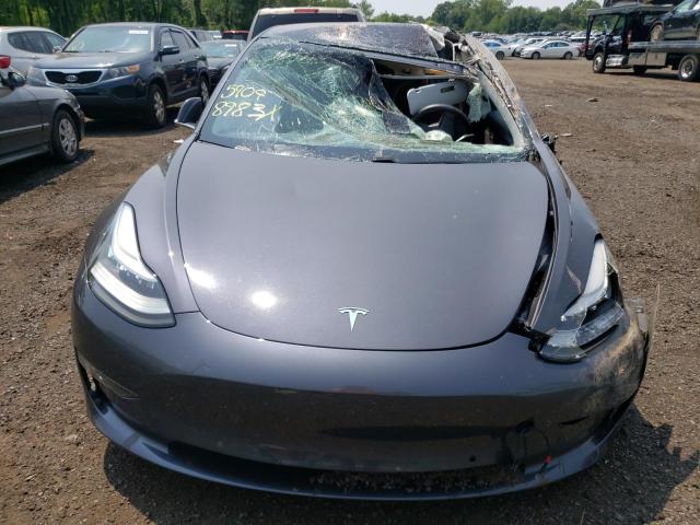 Photo 4 VIN: 5YJ3E1EB9JF105749 - TESLA MODEL 3 